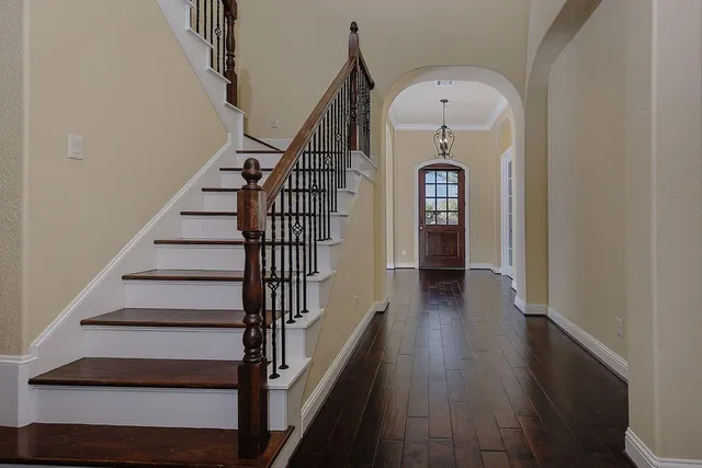 $899,000 | 330 Mill Creek Road, Pinehurst, TX 77362