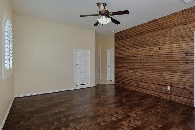 $899,000 | 330 Mill Creek Road, Pinehurst, TX 77362