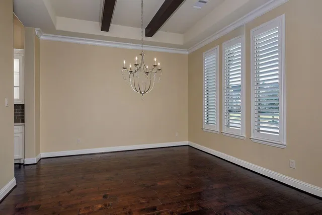 $899,000 | 330 Mill Creek Road, Pinehurst, TX 77362