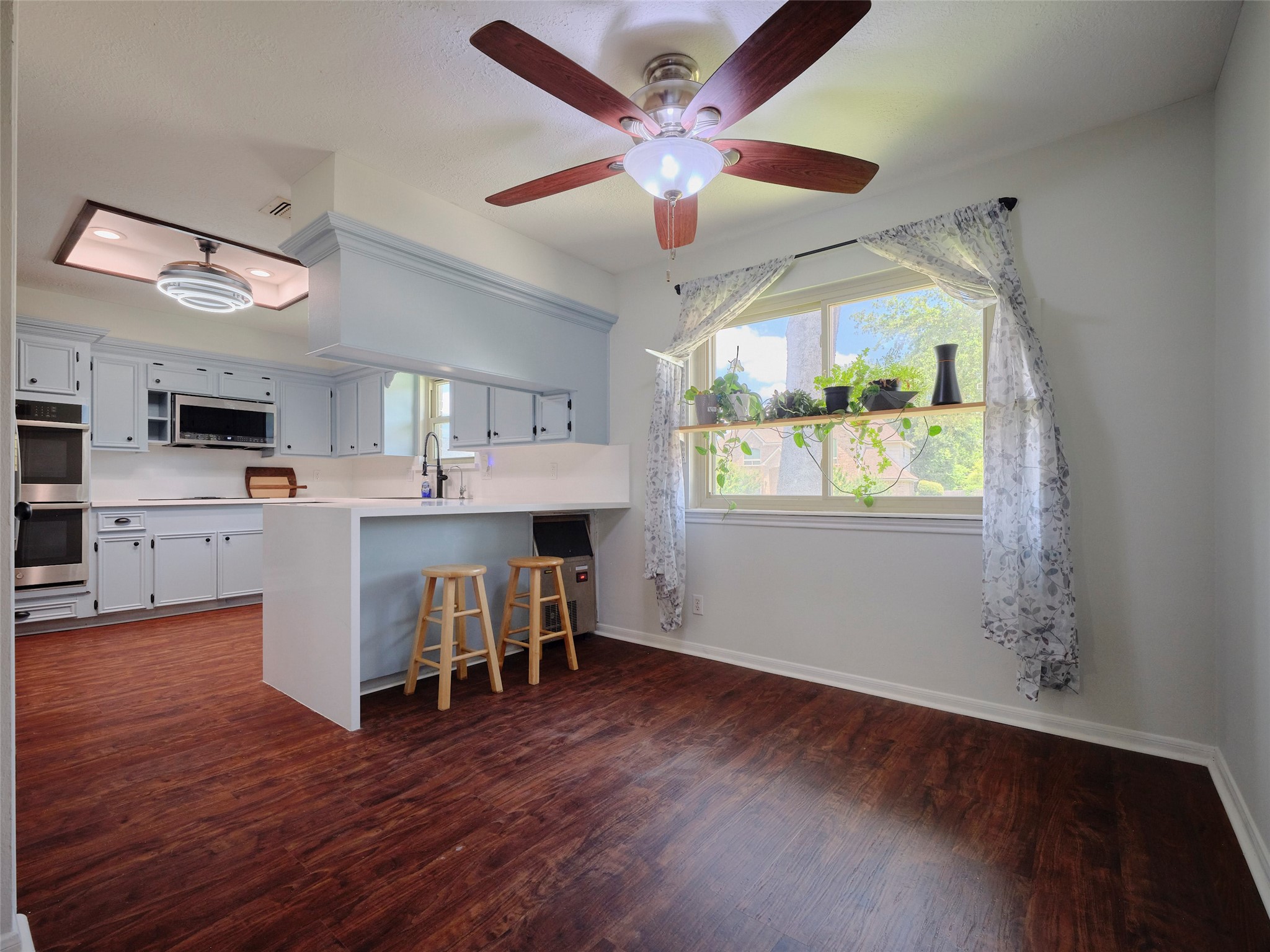 6915 Worcester Drive Spring, TX 77379 - Photo 4 of 36