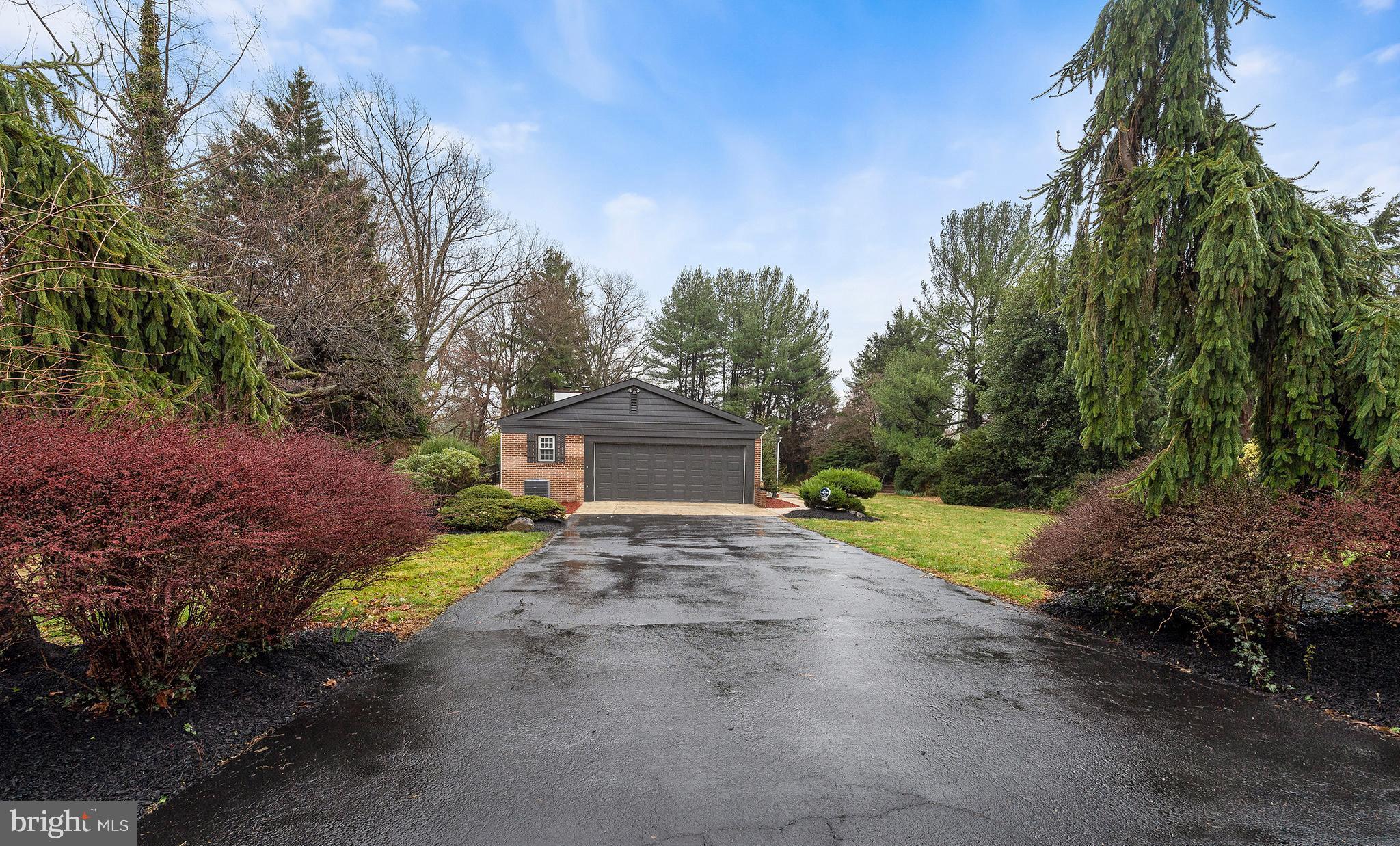 231 Matthew Road Merion Station, PA 19066 - Photo 6 of 38 Driveway