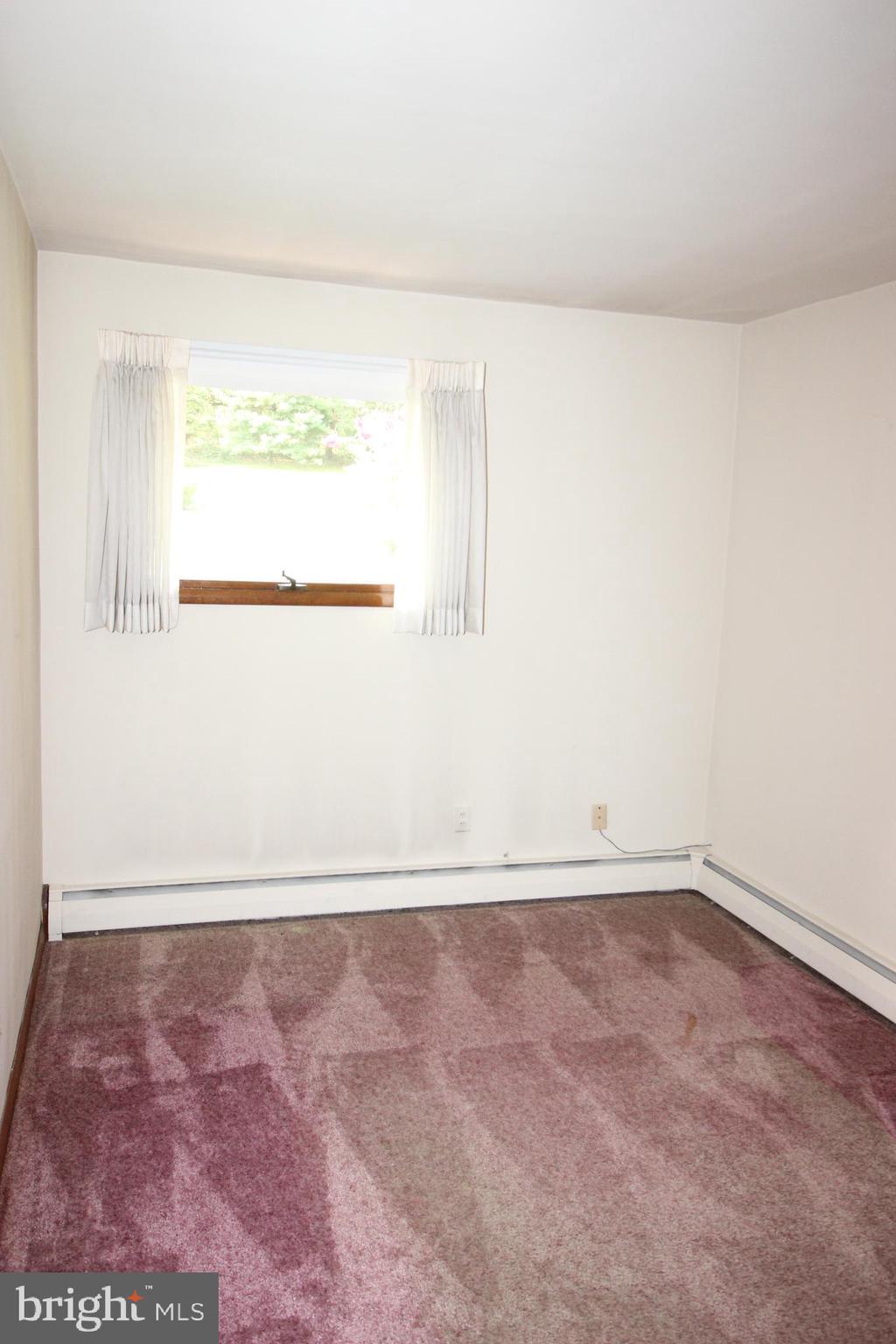 3232 Masons Mill Road Huntingdon Valley, PA 19006 - Photo 23 of 46 1st Floor Bedroom