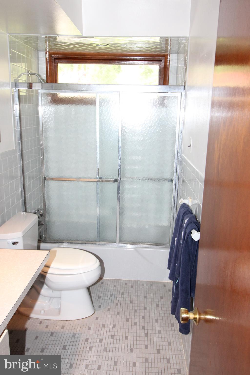 3232 Masons Mill Road Huntingdon Valley, PA 19006 - Photo 24 of 46 1st Floor Full Bath