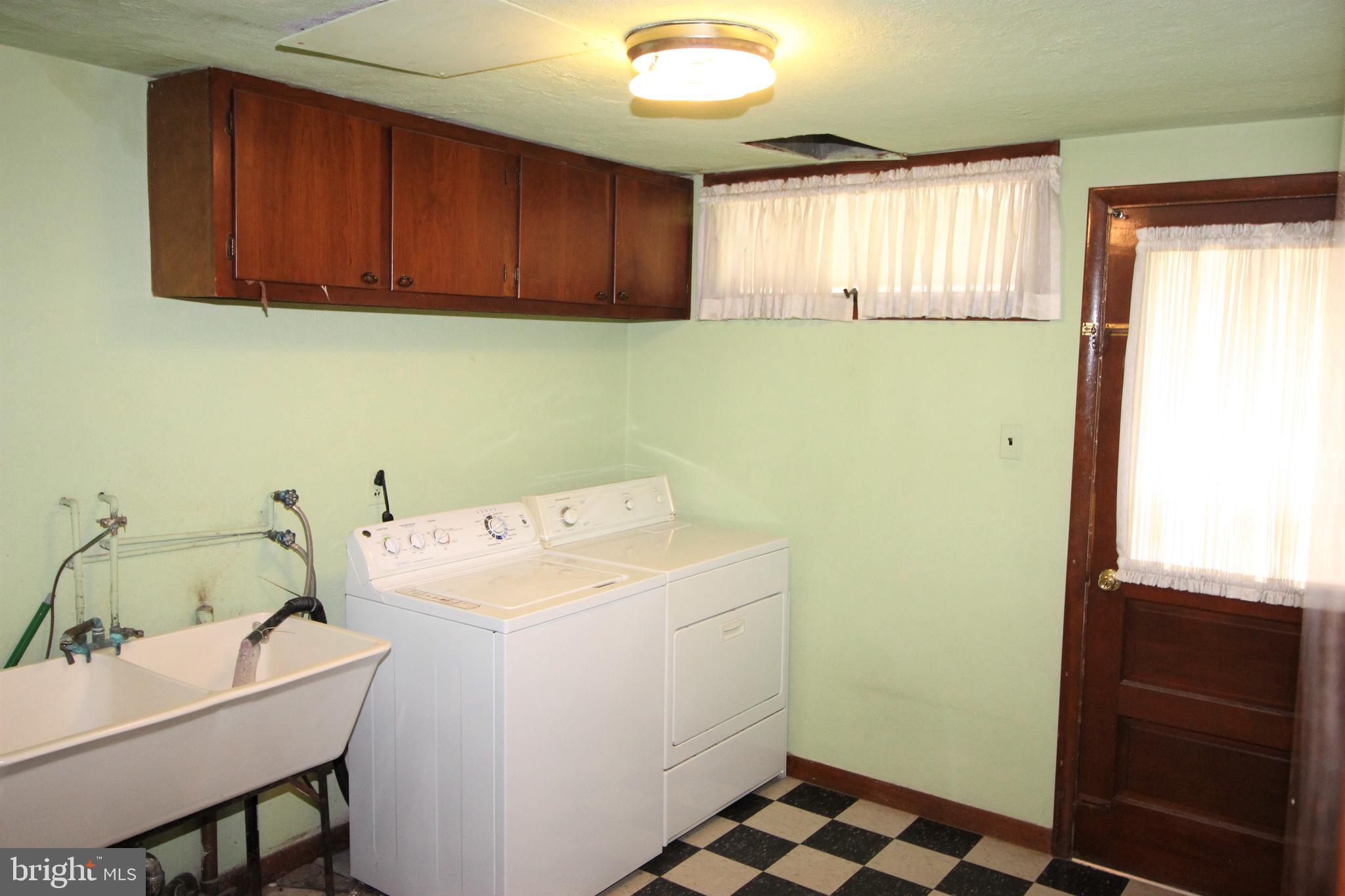 3232 Masons Mill Road Huntingdon Valley, PA 19006 - Photo 25 of 46 Laundry