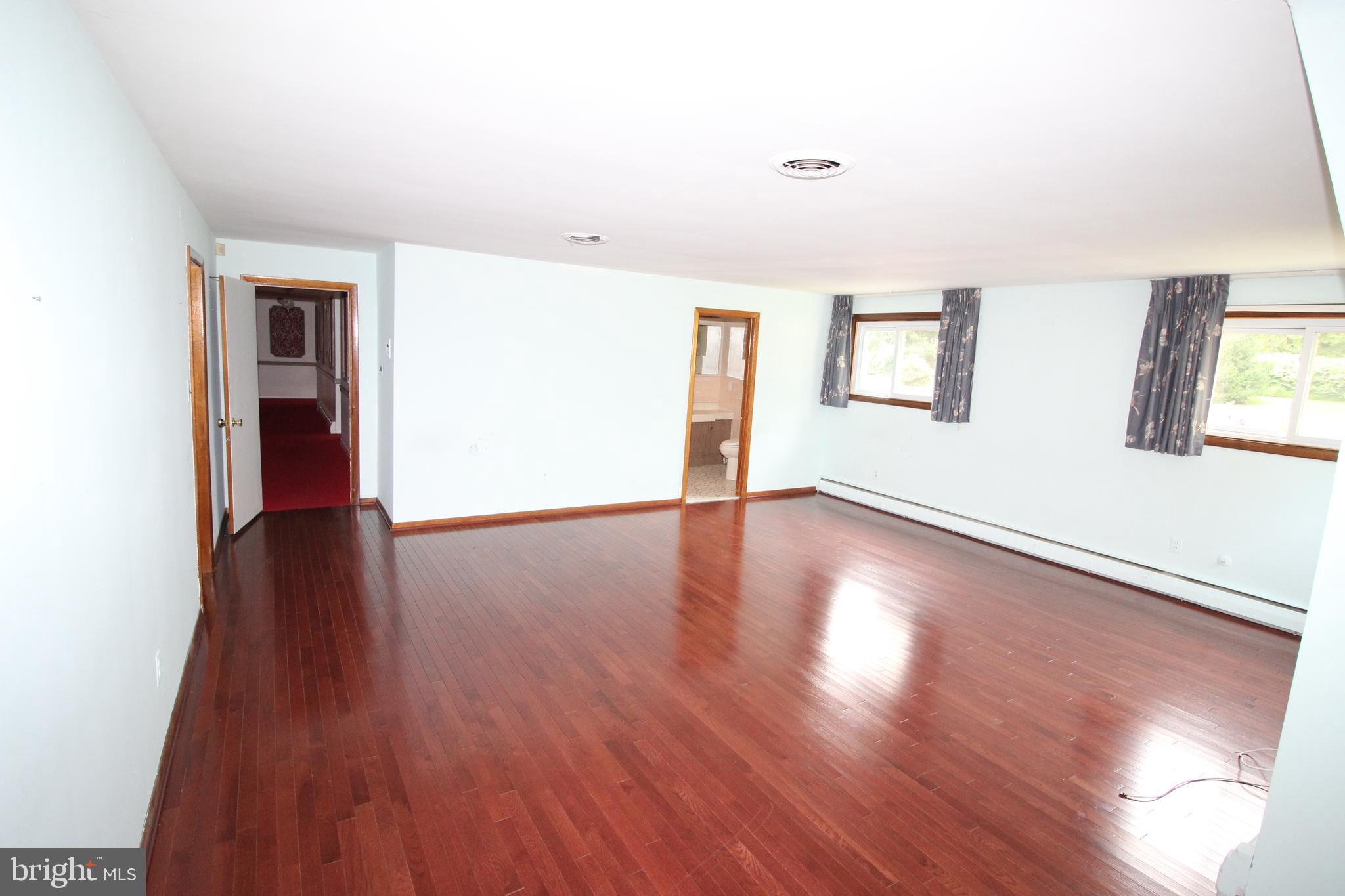 3232 Masons Mill Road Huntingdon Valley, PA 19006 - Photo 39 of 46 Master 2nd view