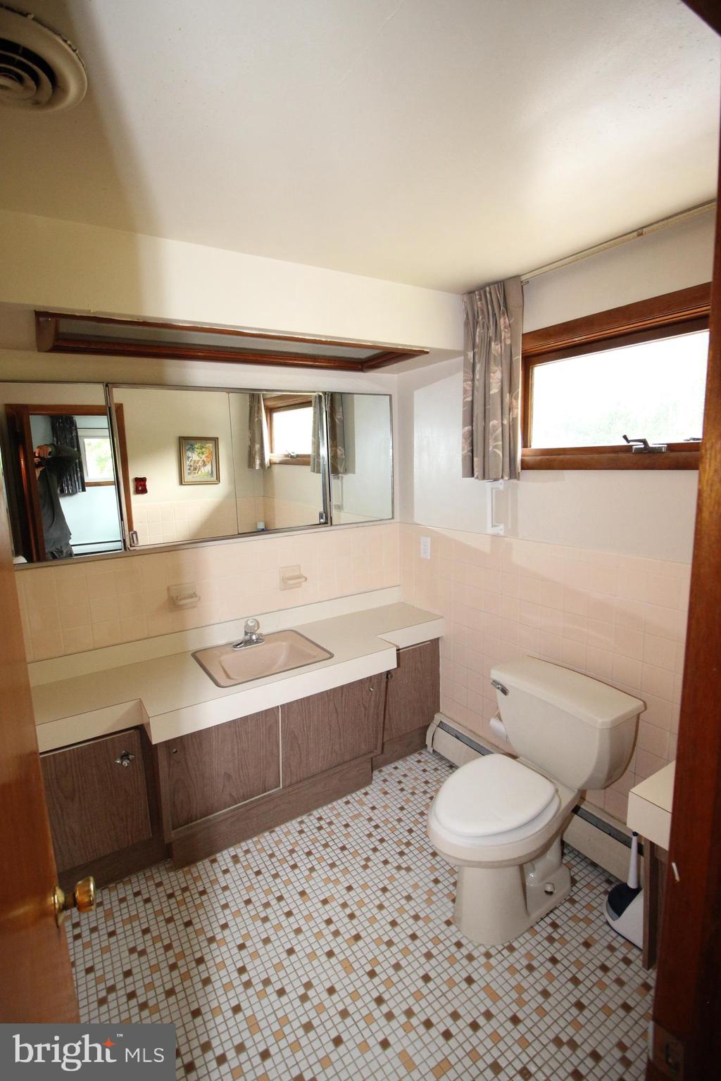 3232 Masons Mill Road Huntingdon Valley, PA 19006 - Photo 40 of 46 Master Bath