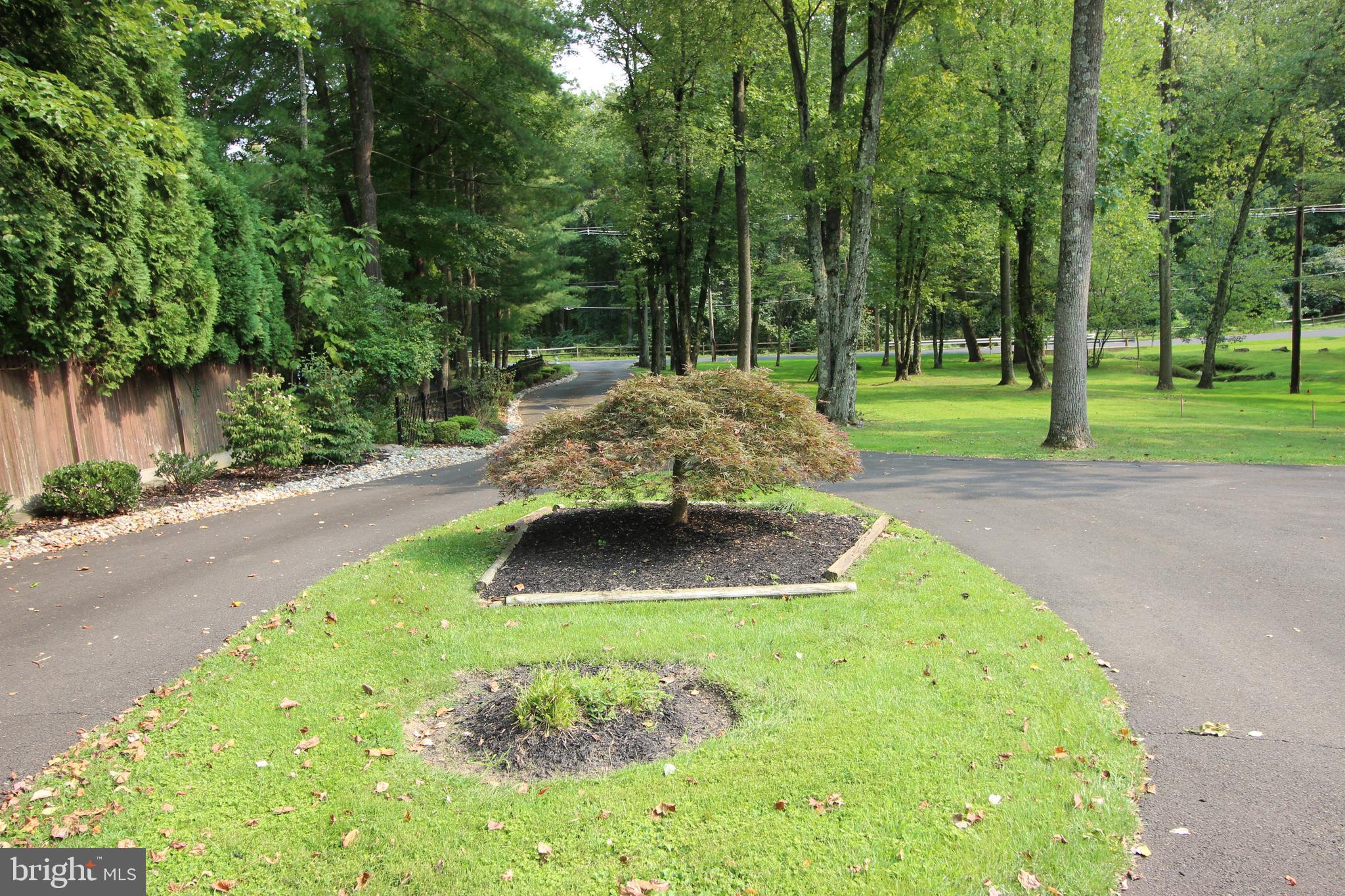 3232 Masons Mill Road Huntingdon Valley, PA 19006 - Photo 5 of 46