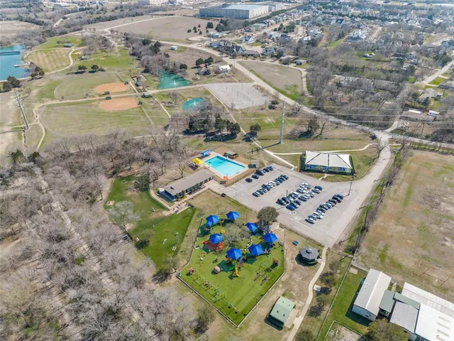 a picture of a outdoor space with lots of stuff