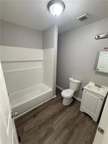 $74,900 | 3318 East 24th Street, Kansas City, MO 64127