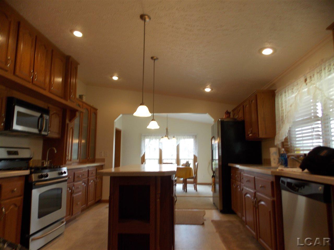 2027 Robbins Road Tipton, MI 49287 - Photo 5 of 11 31326654-4.JPG