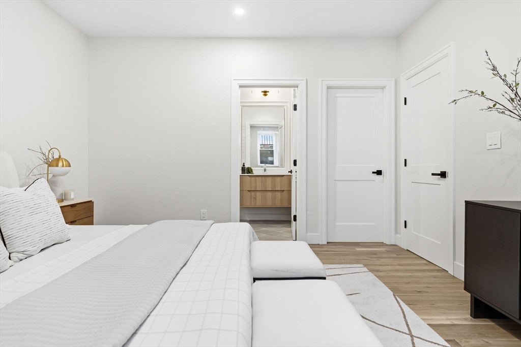 34 Governor Winthrop Road, Unit 1 Somerville, MA 02145 - Photo 19 of 28
