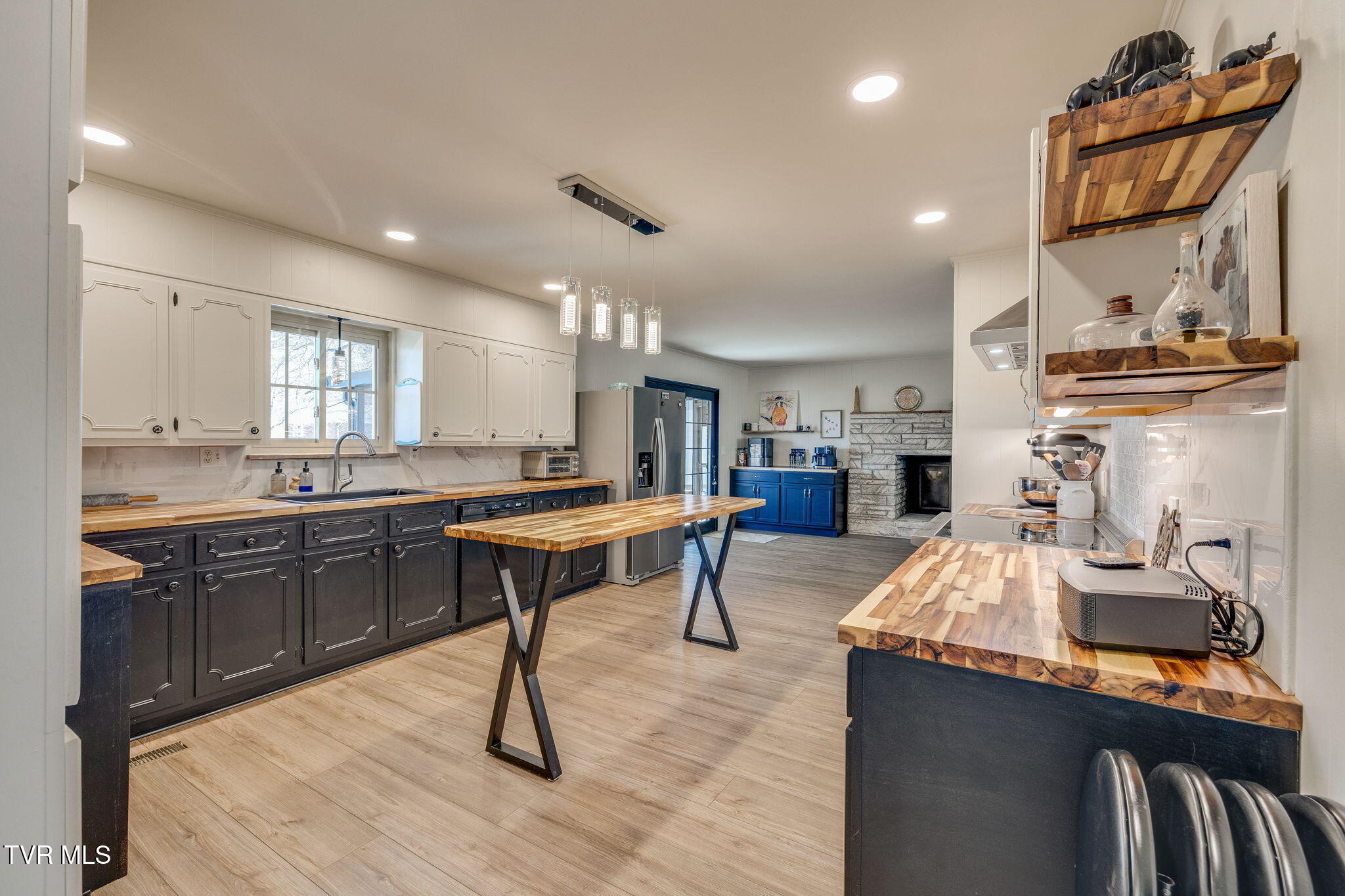 204 Luttrell Street Erwin, TN 37650 - Photo 15 of 59 12