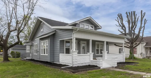 $149,000 | 810 East Main Street, West Frankfort, IL 62896