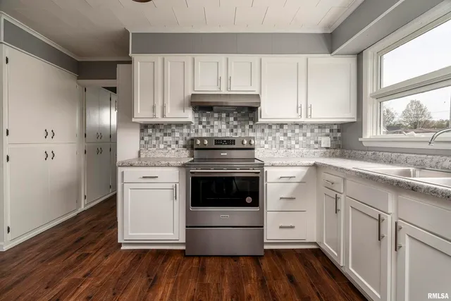 $149,000 | 810 East Main Street, West Frankfort, IL 62896