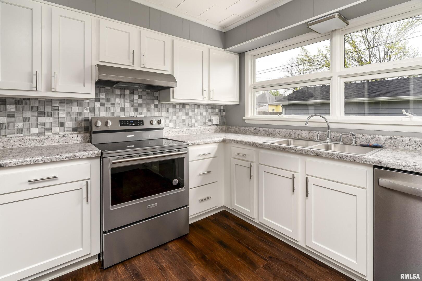 810 East Main Street West Frankfort, IL 62896 - Photo 13 of 35