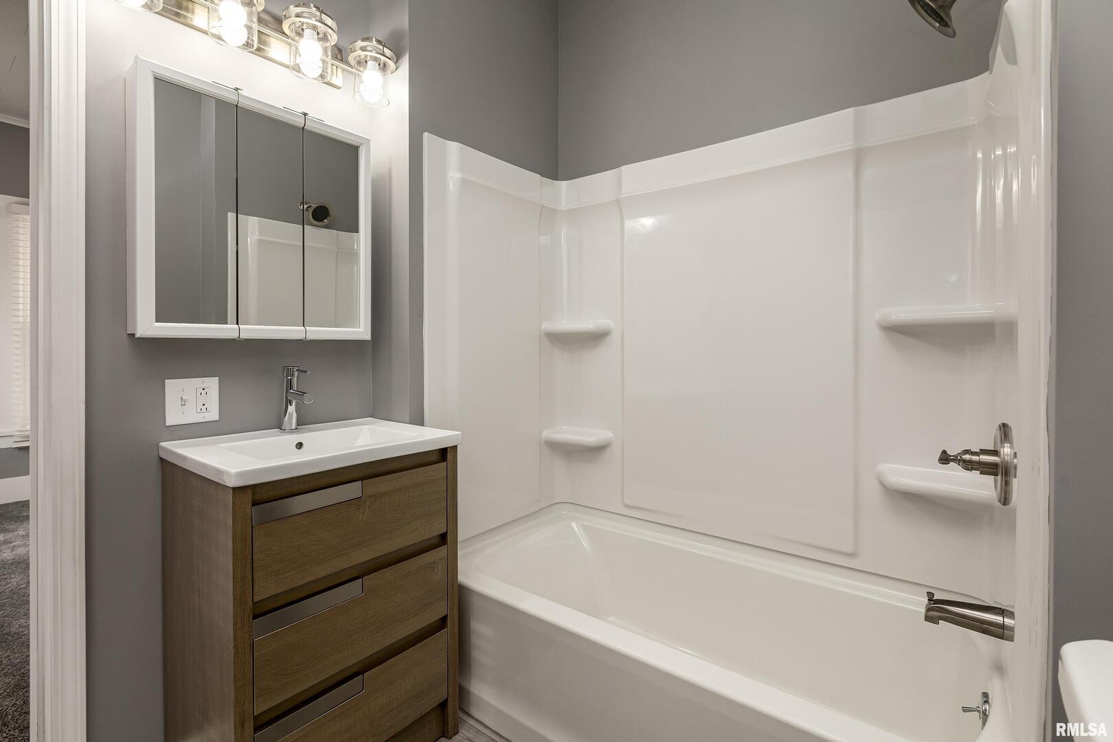 810 East Main Street West Frankfort, IL 62896 - Photo 19 of 35