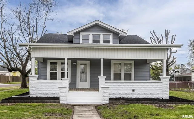 $149,000 | 810 East Main Street, West Frankfort, IL 62896