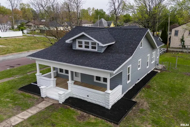 $149,000 | 810 East Main Street, West Frankfort, IL 62896