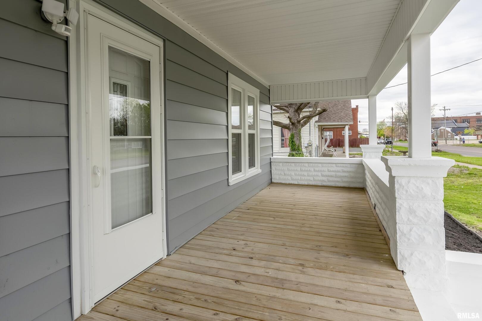 810 East Main Street West Frankfort, IL 62896 - Photo 4 of 35