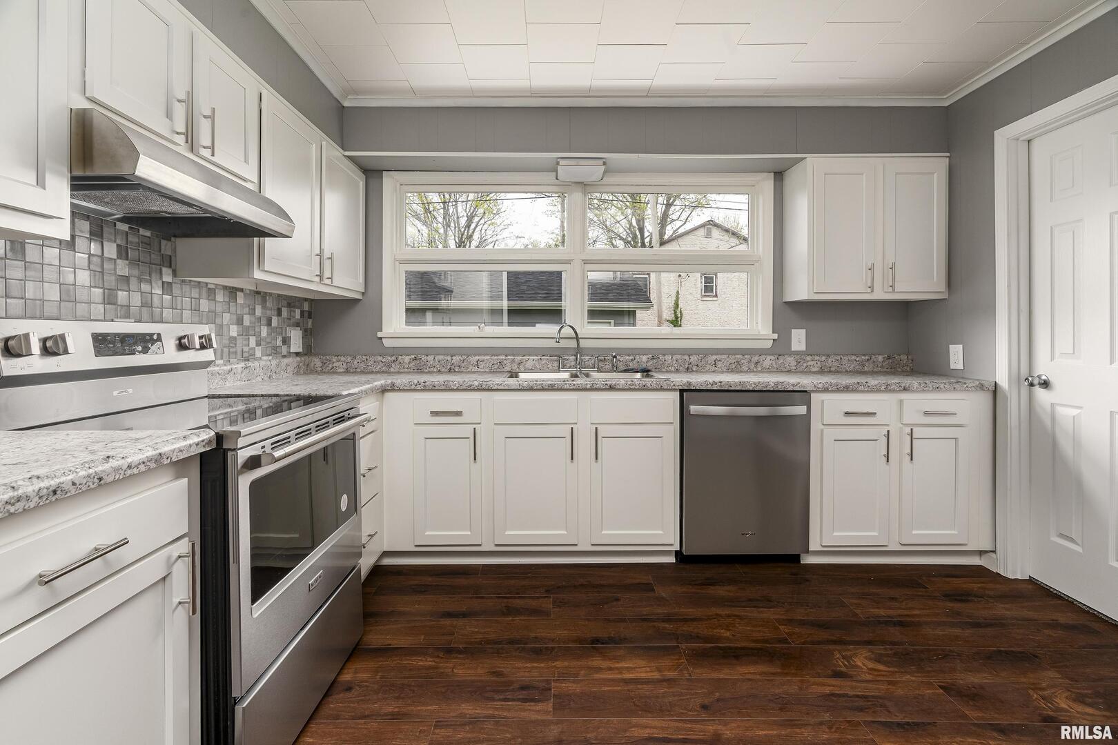 810 East Main Street West Frankfort, IL 62896 - Photo 10 of 35