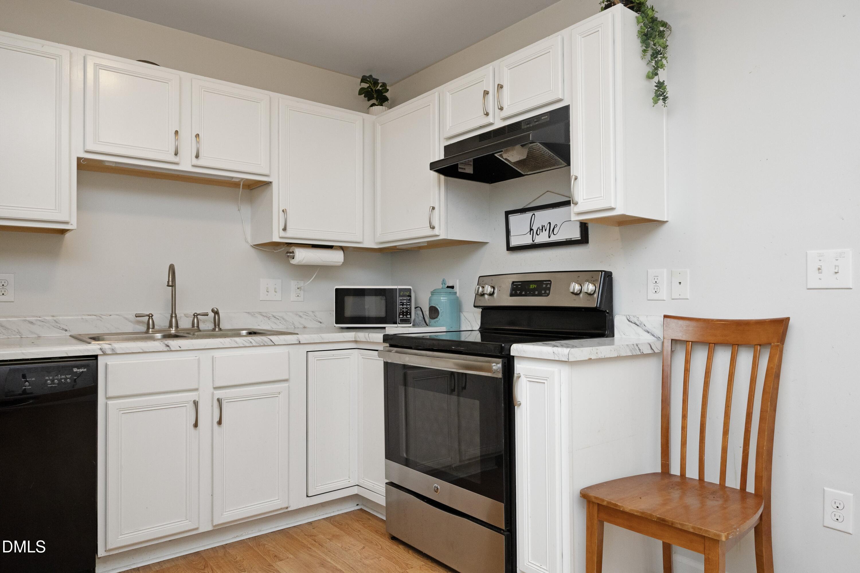 222 Ruby Ridge Road Durham, NC 27703 - Photo 8 of 29 10Kitchen