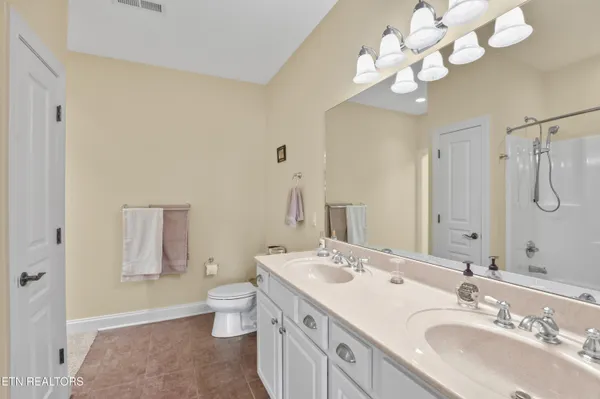 $859,000 | 111 Deer Run Point, La Follette, TN 37766