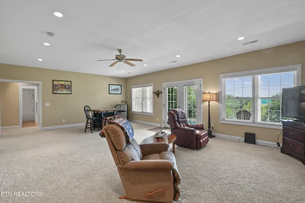 $859,000 | 111 Deer Run Point, La Follette, TN 37766