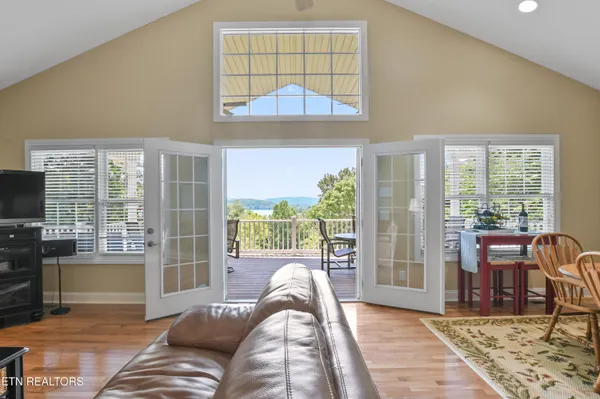 $859,000 | 111 Deer Run Point, La Follette, TN 37766