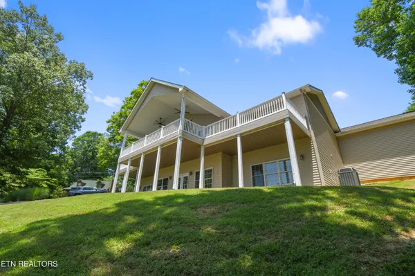 $859,000 | 111 Deer Run Point, La Follette, TN 37766