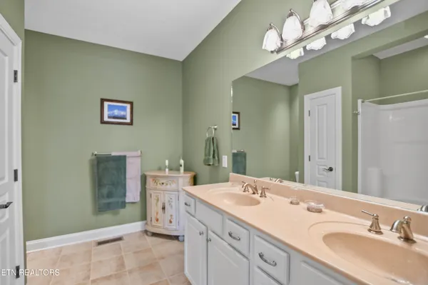 $859,000 | 111 Deer Run Point, La Follette, TN 37766