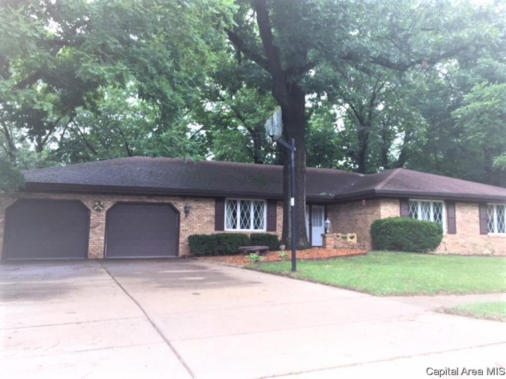 7 Beacon Ridge Drive Springfield, IL 62711 - Photo 1 of 25