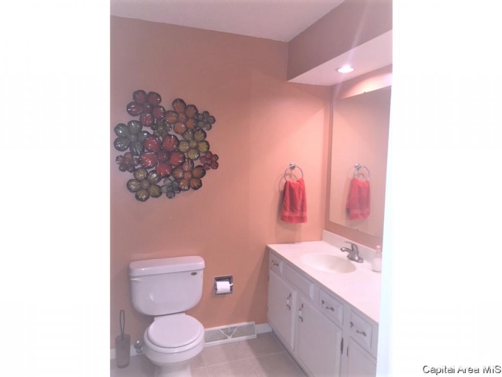 7 Beacon Ridge Drive Springfield, IL 62711 - Photo 11 of 25