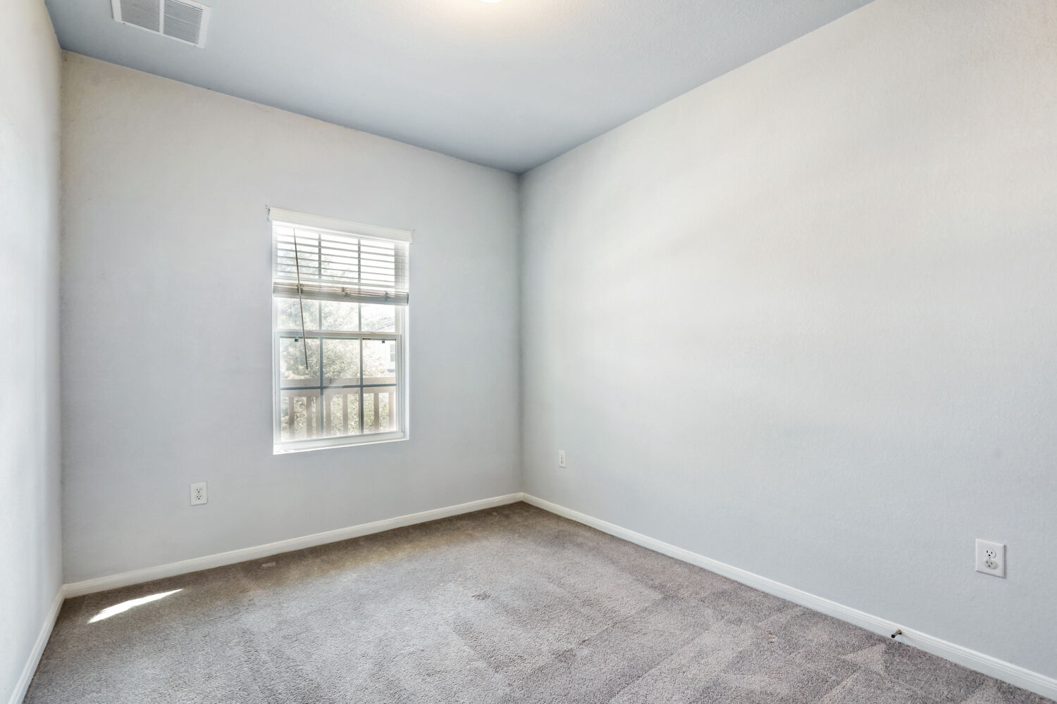 6601 Avila Way Pflugerville, TX 78660 - Photo 10 of 28 Unfurnished room featuring baseboards and carpet floors