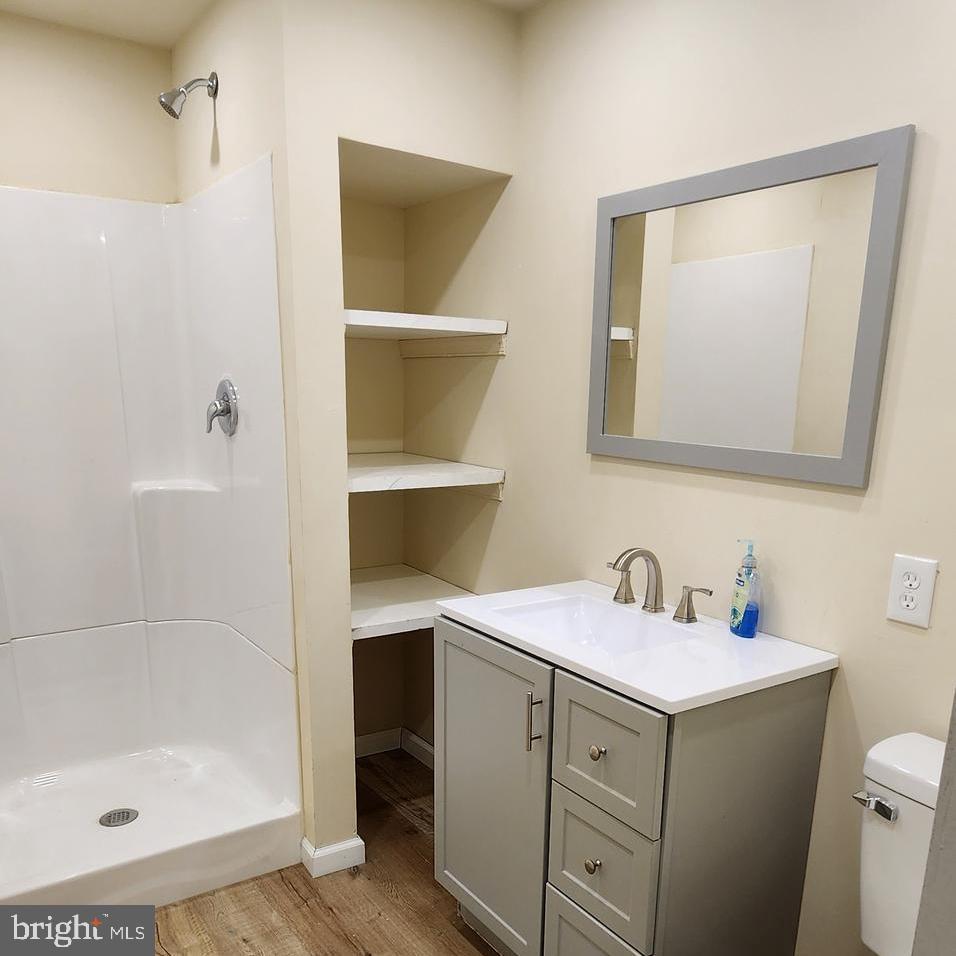 321 South Hanover Street Pottstown, PA 19465 - Photo 9 of 12 Bathroom
