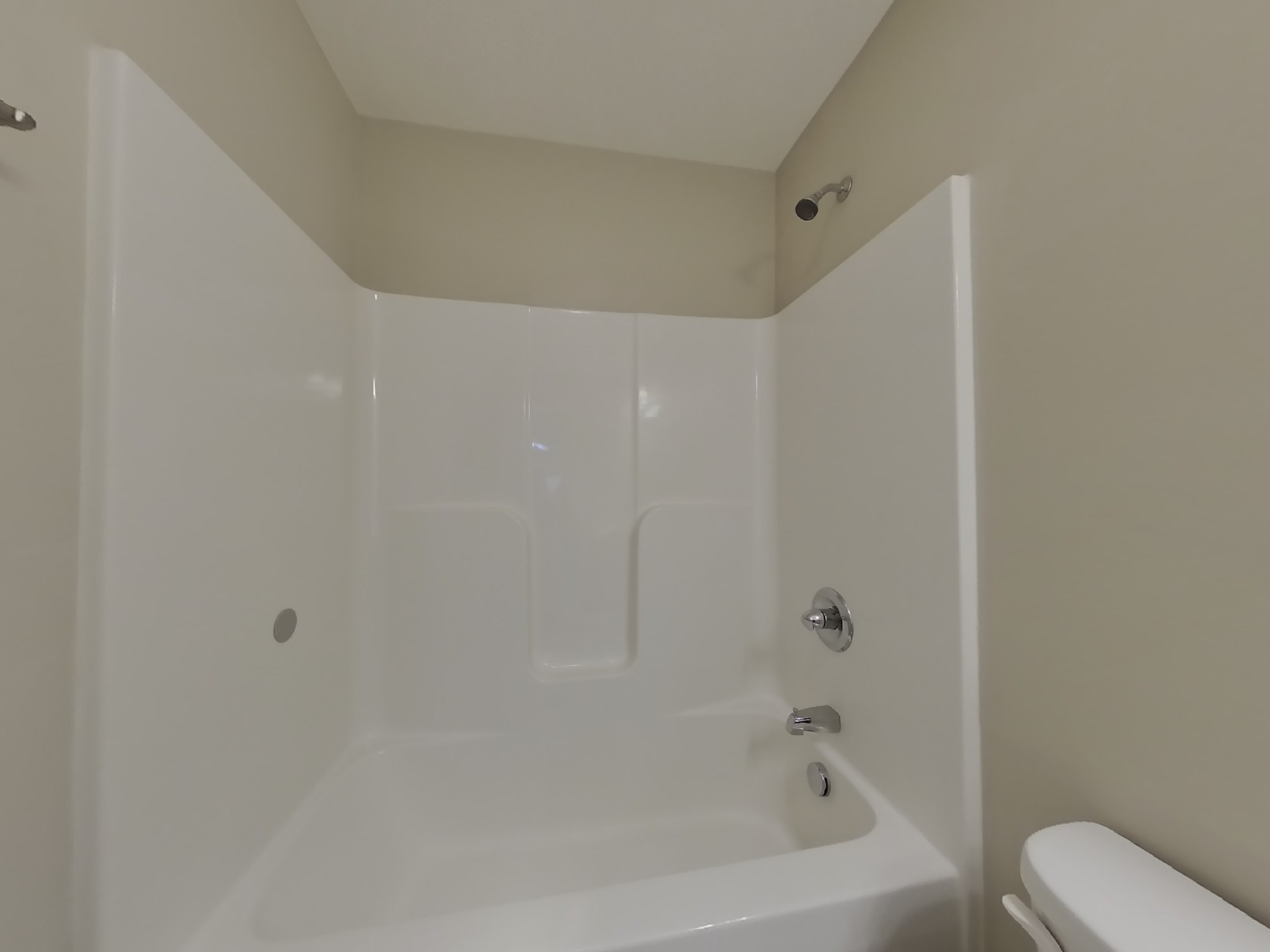 1908 Susan Road Columbia, TN 38401 - Photo 14 of 15 a bathroom with a bathtub