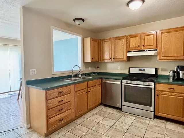 $235,000 | 616 Erin Drive, Champaign, IL 61822