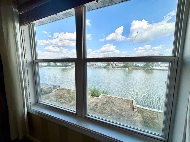 $235,000 | 616 Erin Drive, Champaign, IL 61822