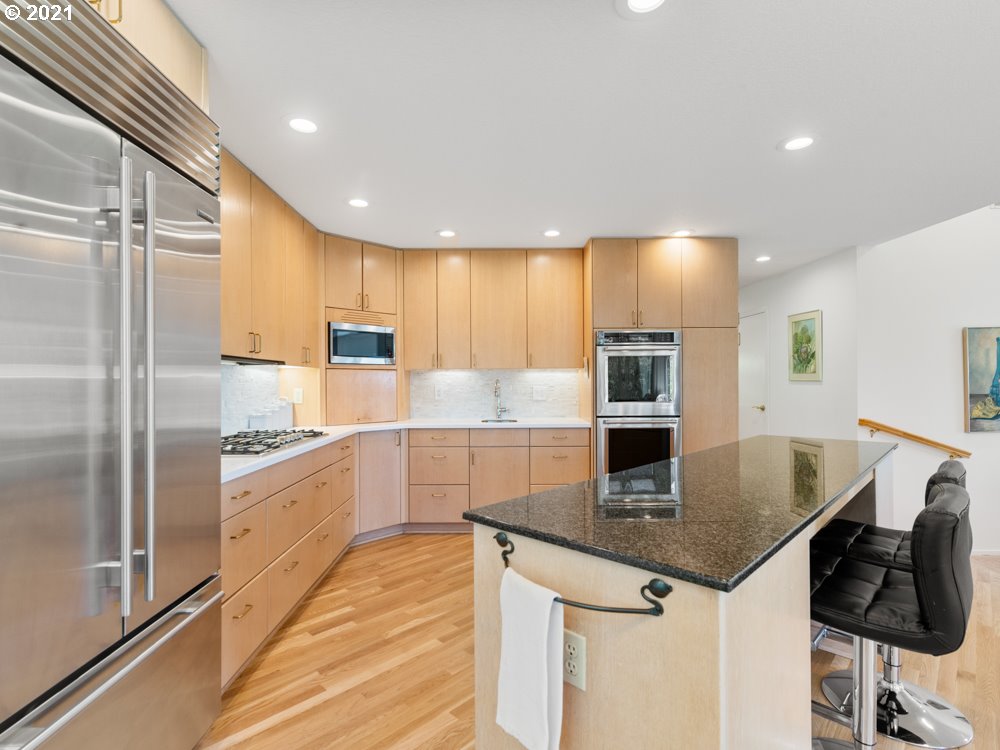 3466 Southwest Doschview Court Portland, OR 97239 - Photo 15 of 30