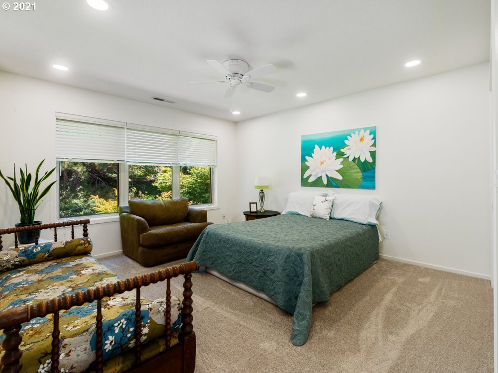 3466 Southwest Doschview Court Portland, OR 97239 - Photo 21 of 30