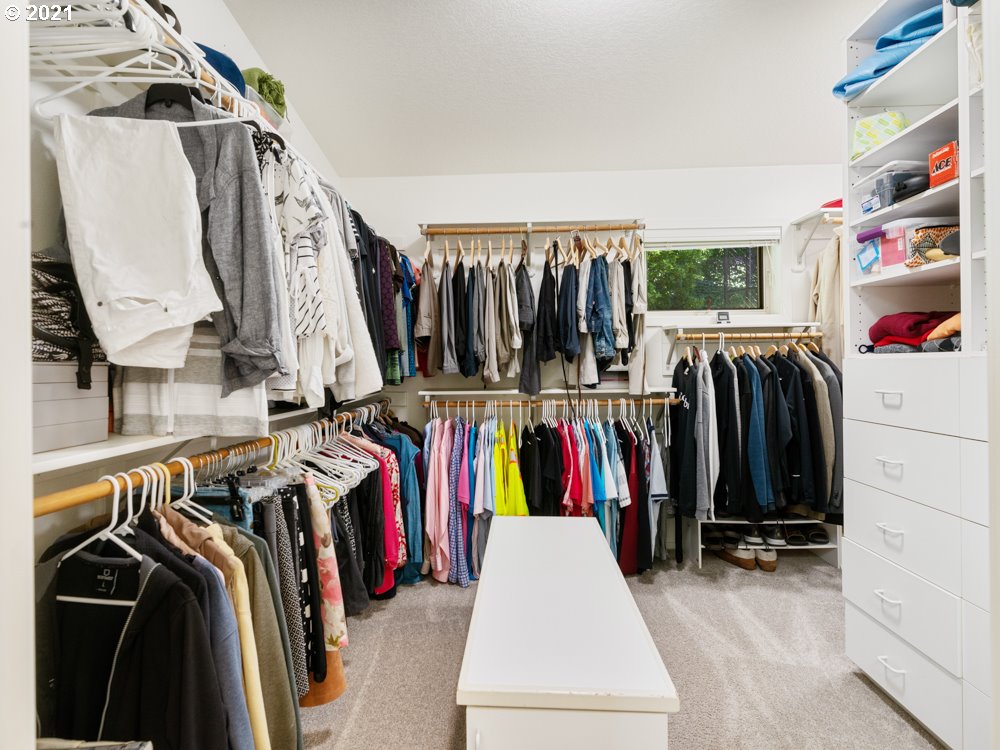 3466 Southwest Doschview Court Portland, OR 97239 - Photo 7 of 30