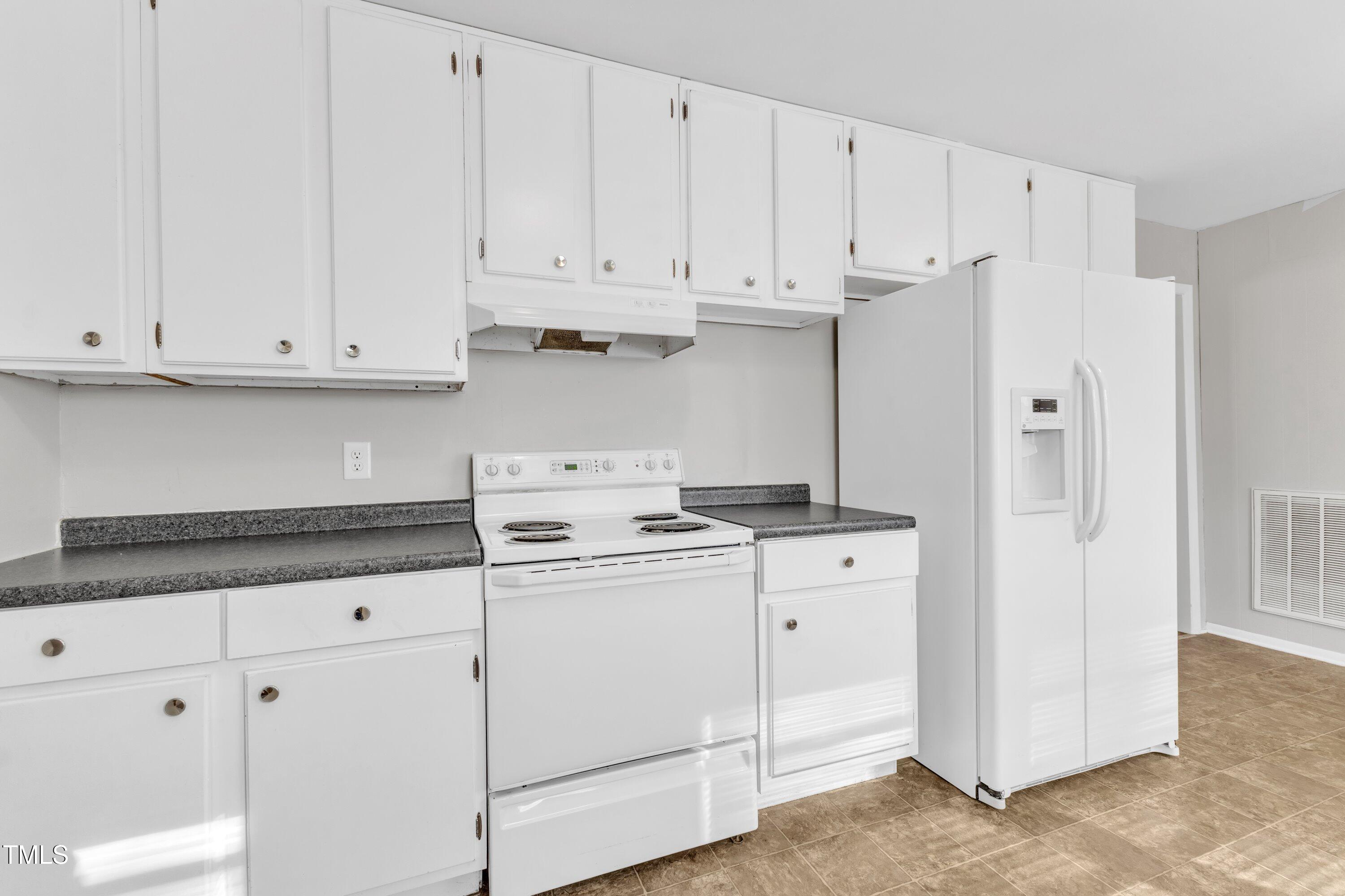704 Sunnybrook Road Raleigh, NC 27610 - Photo 12 of 33 12-704 Sunnybrook-17