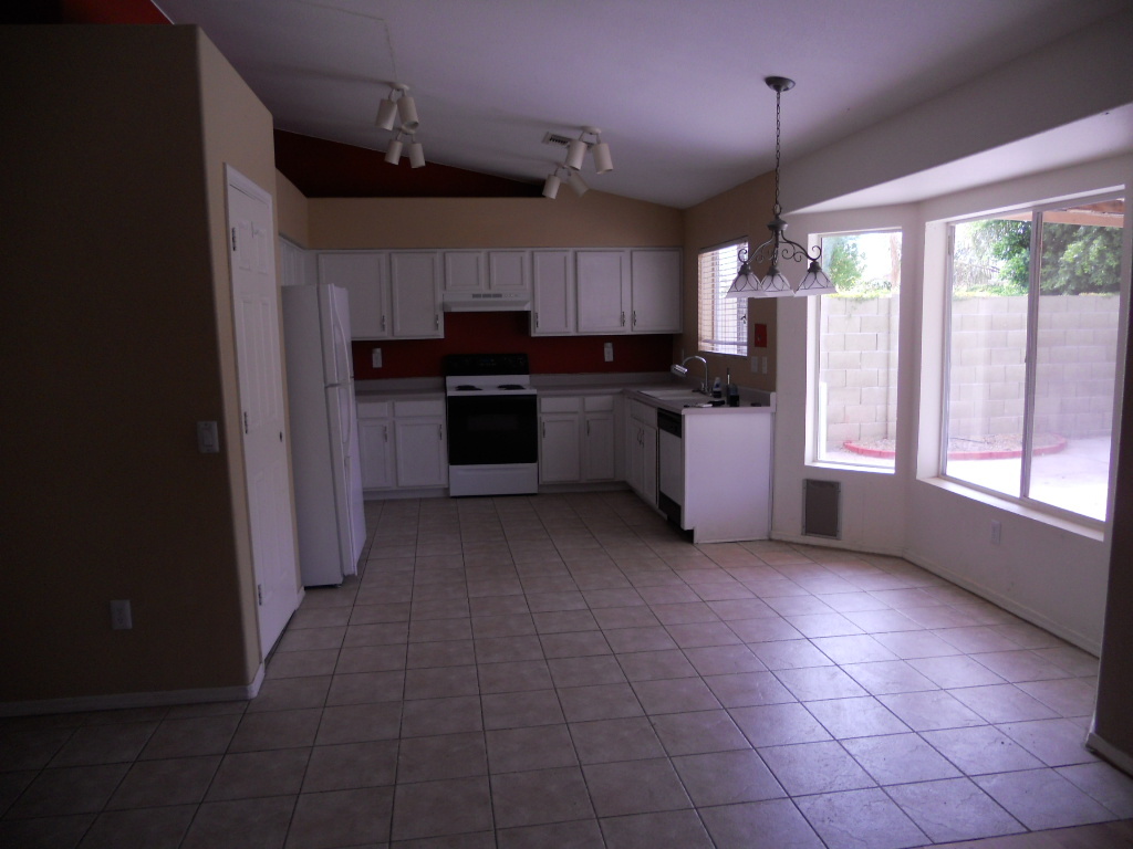 2139 East Temple Court Gilbert, AZ 85296 - Photo 3 of 10 2139 E. Temple Ct