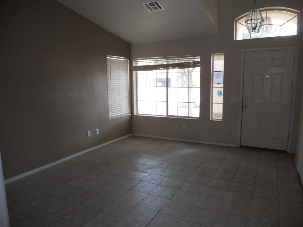 2139 East Temple Court Gilbert, AZ 85296 - Photo 4 of 10 2139 E. Temple Ct