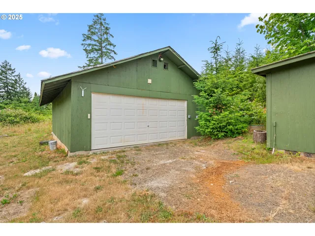 a front view of house with yard