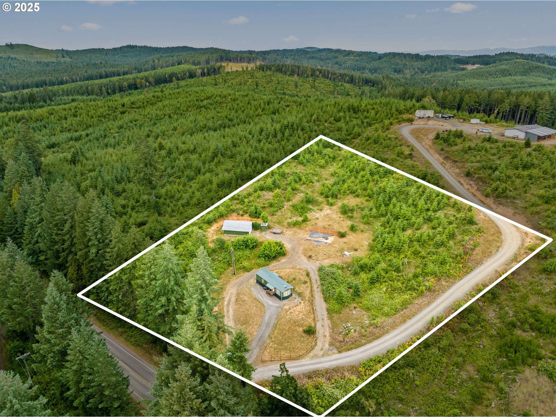 90245 Sheffler Road Elmira, OR 97437 - Photo 24 of 33 a view of a tennis court