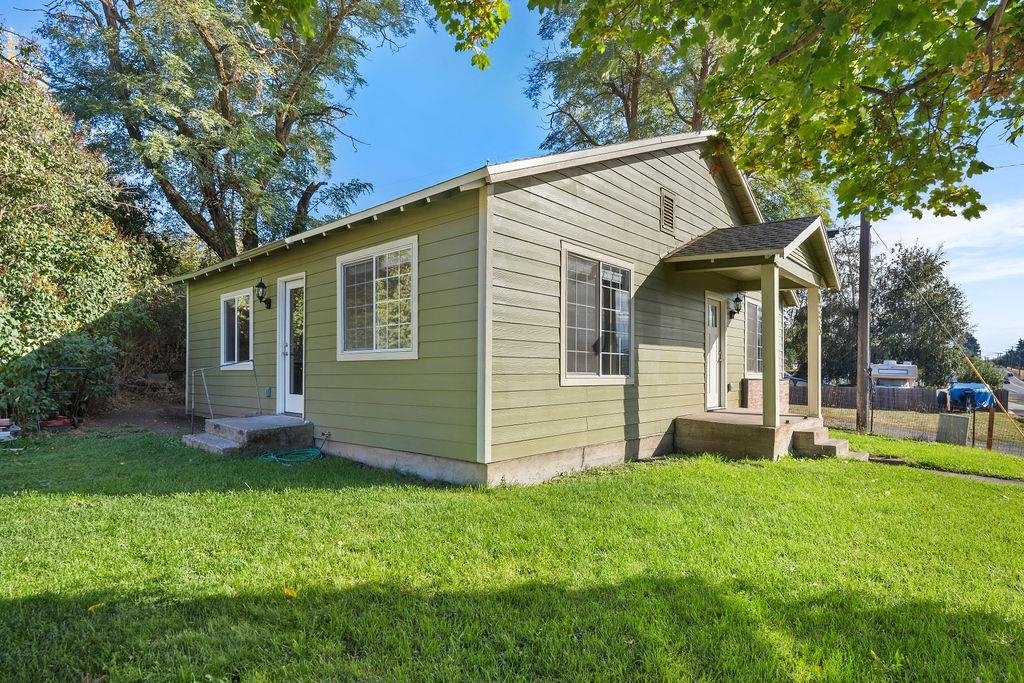 231 Poplar Street Tekoa, WA 99033 - Photo 23 of 41