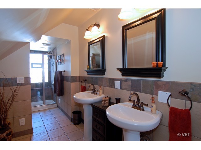 2470 West Cullom Avenue Chicago, IL 60618 - Photo 7 of 13
