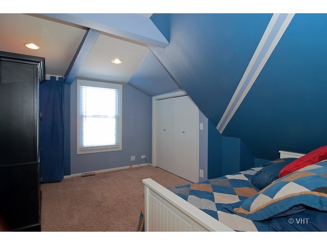 2470 West Cullom Avenue Chicago, IL 60618 - Photo 10 of 13