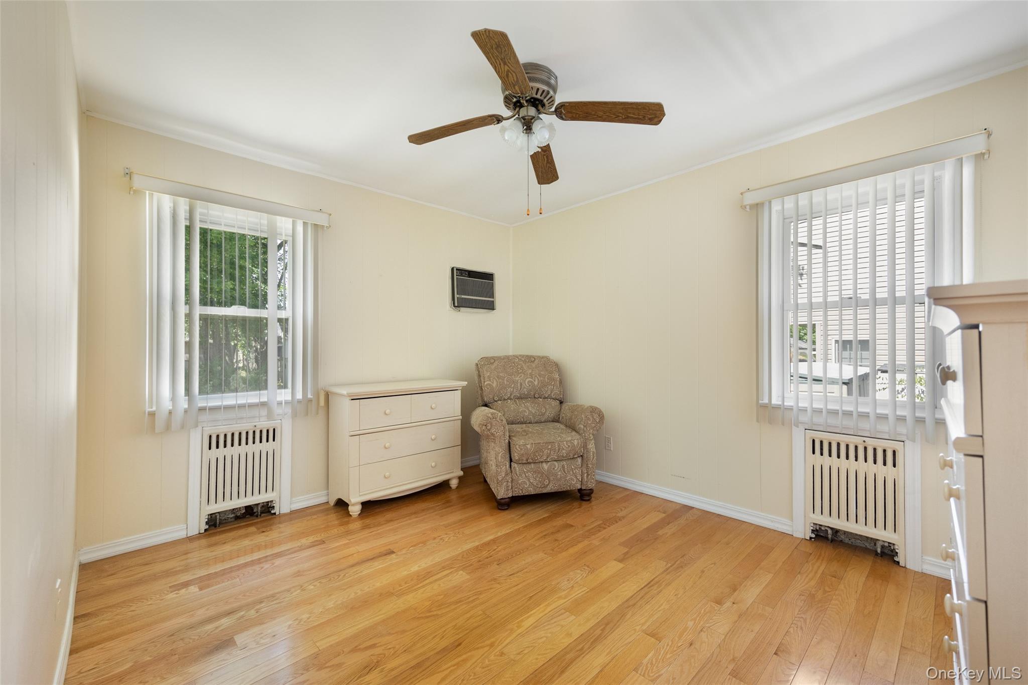 95 Laurel Road Lindenhurst, NY 11757 - Photo 17 of 28