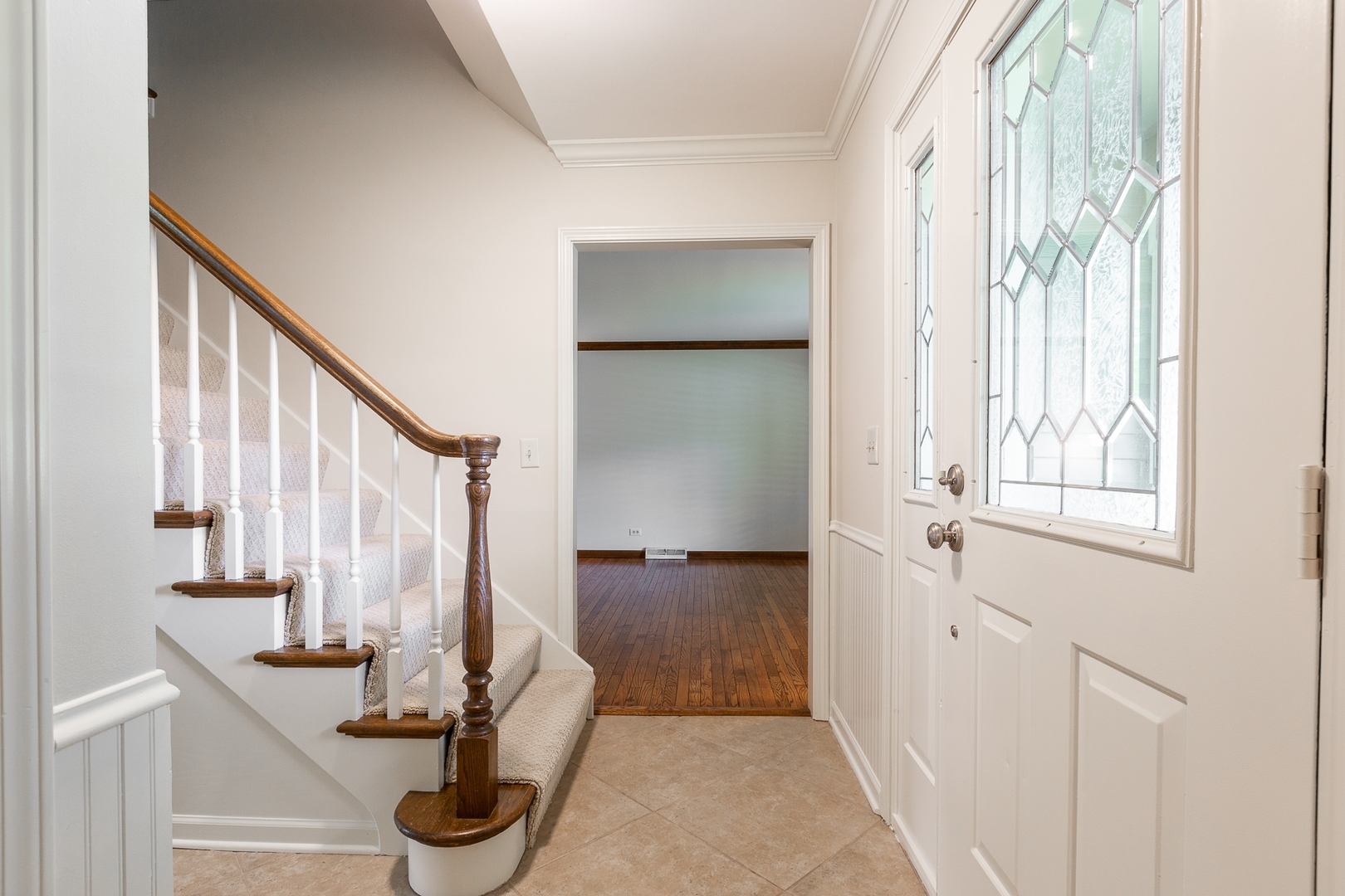 620 Buttonwood Circle Naperville, IL 60540 - Photo 6 of 29 a view of entryway with wooden floor
